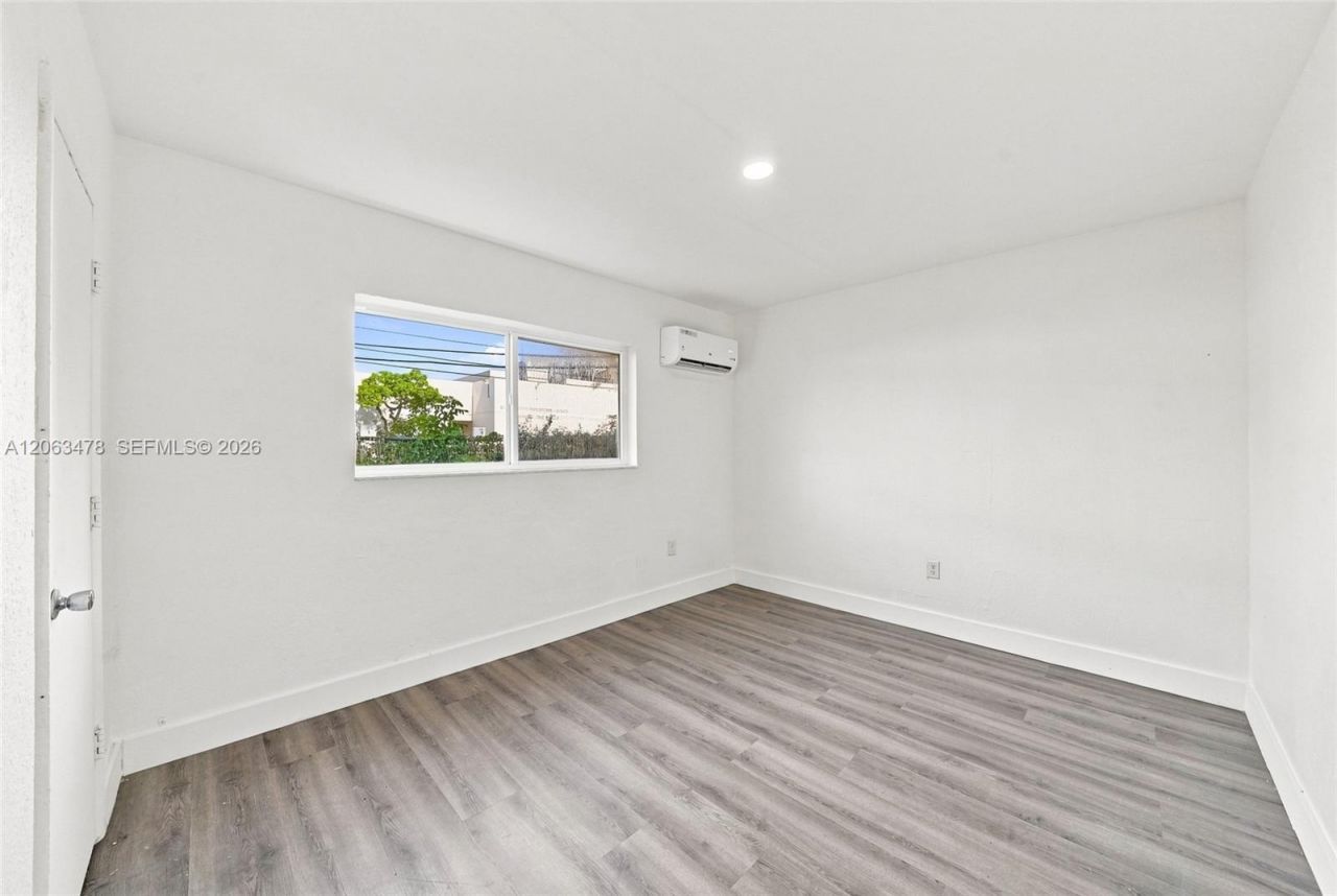 925 NW 69th St , Unit 2, Miami, FL 33150 Photo