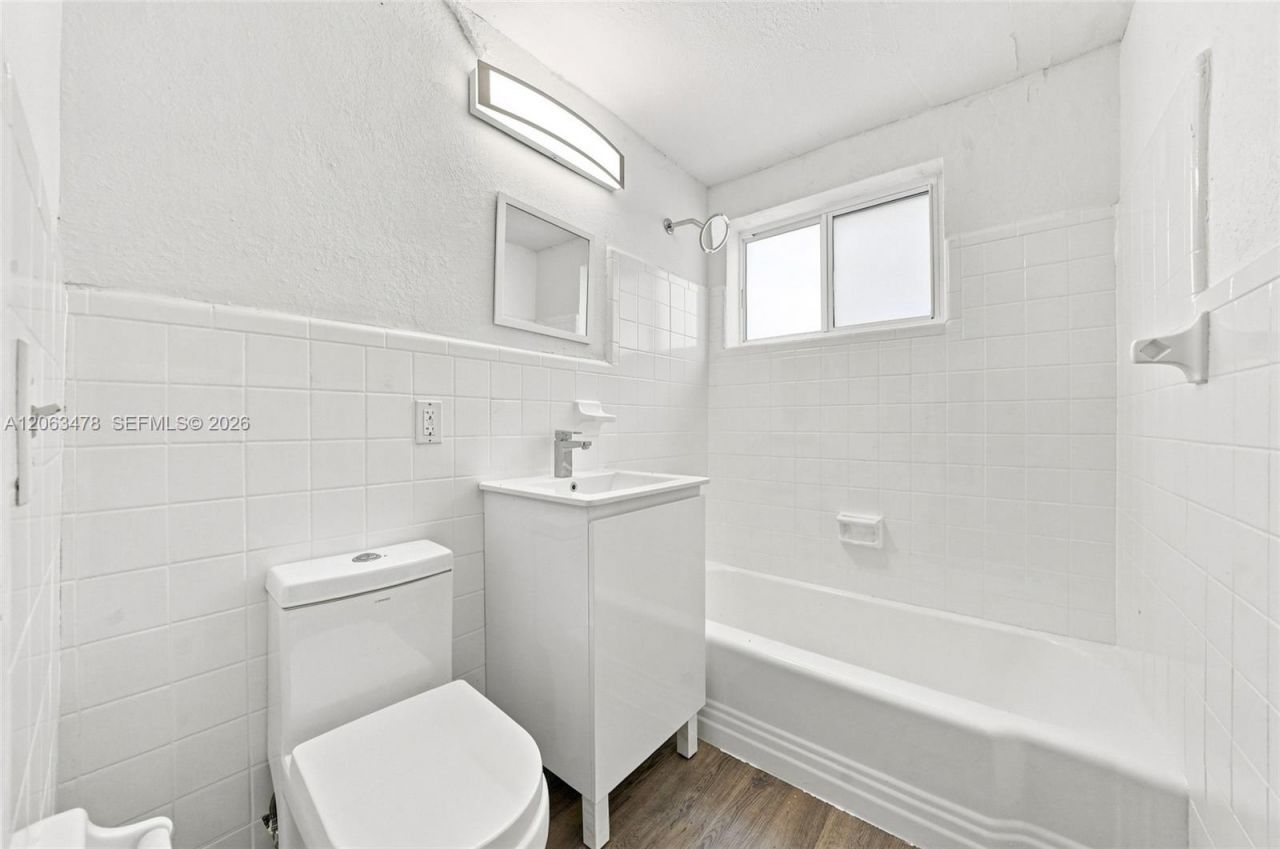 925 NW 69th St , Unit 2, Miami, FL 33150 Photo