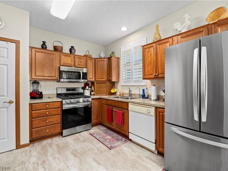 2400 Worthington Place, Avon, OH 44011 Photo 20