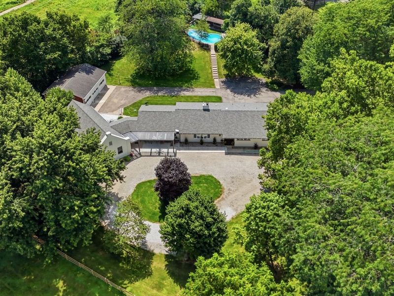 1760 E Evanston Road, Tipp City, OH 45371 Photo 2