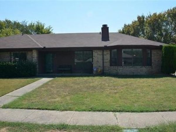 216 E Denton Drive, Euless, TX 76039
