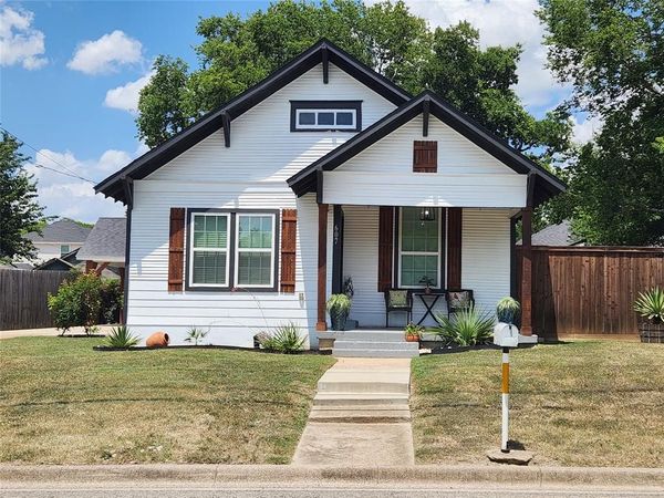 607 Dr Martin Luther King Jr Boulevard , Waxahachie, TX 75165