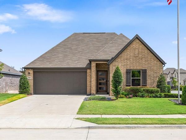 557 Stone Hollow Drive, Van Alstyne, TX 75495