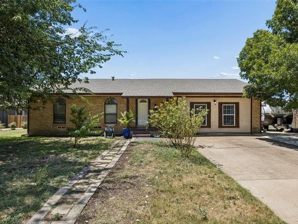 111 Dunn Street, Red Oak, TX 75154
