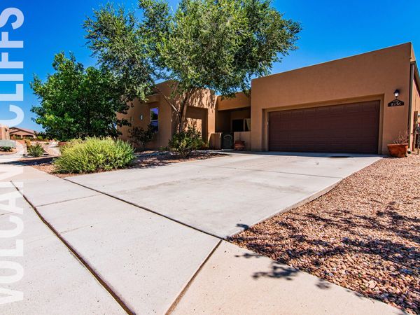 8136 Cayenne Drive NW, Albuquerque, NM 87120