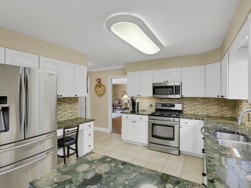 3783 Chevington Road , Columbus, OH 43220 Photo 11