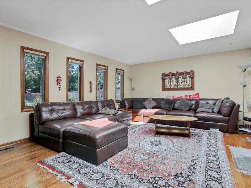 3783 Chevington Road , Columbus, OH 43220 Photo 16