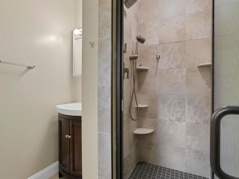 3783 Chevington Road , Columbus, OH 43220 Photo 30