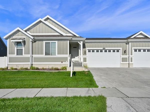 2431 N HOODED CRANE CIR , Clinton, UT 84015