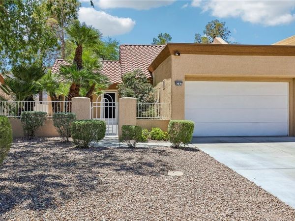 8701 Prairie Hill Drive , Las Vegas, NV 89134