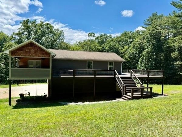 80 Hidden Bluff Lane, Horse Shoe, NC 28742