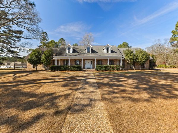 269 W Lake Rd., Hattiesburg, MS 39402