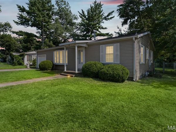 307 E Mosier Street , Pleasant Hill, IL 62366