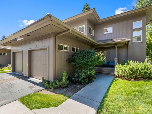 61875 Broken Top Drive, Unit APT 27, Bend, OR 97702