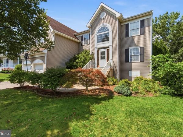 38 FAIRMONT DRIVE, COLUMBUS, NJ 08022