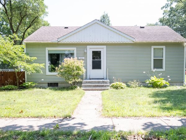 111 S State Street, Paw Paw, MI 49079