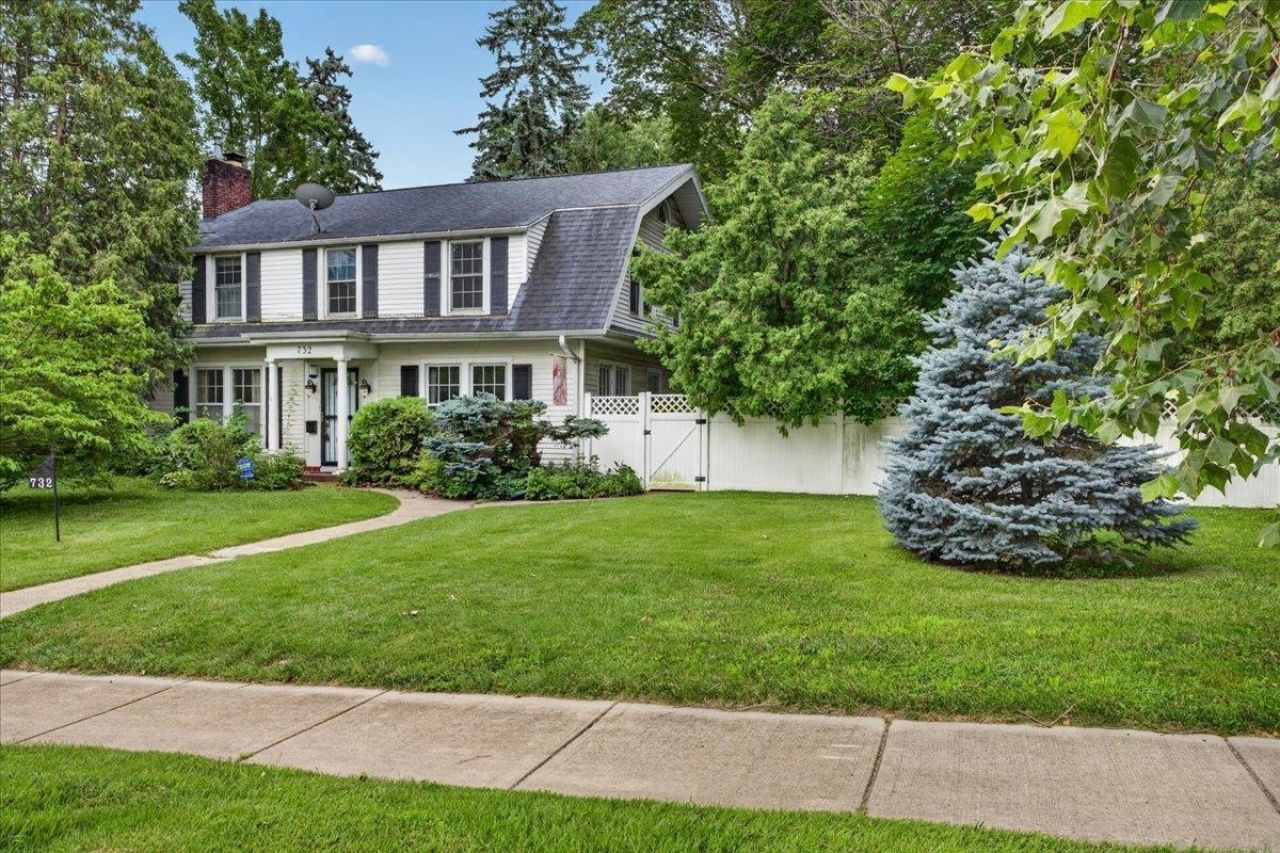 732 John Street, Rockford, IL 61103 Main Photo