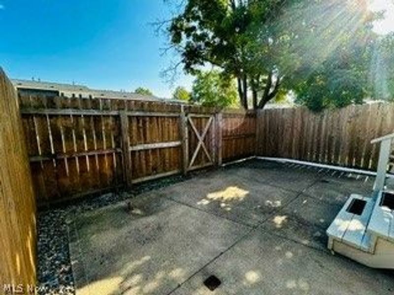 157 Ault Street, Wadsworth, OH 44281 Photo 2