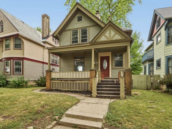 943 N 34th STREET, Milwaukee, WI 53208