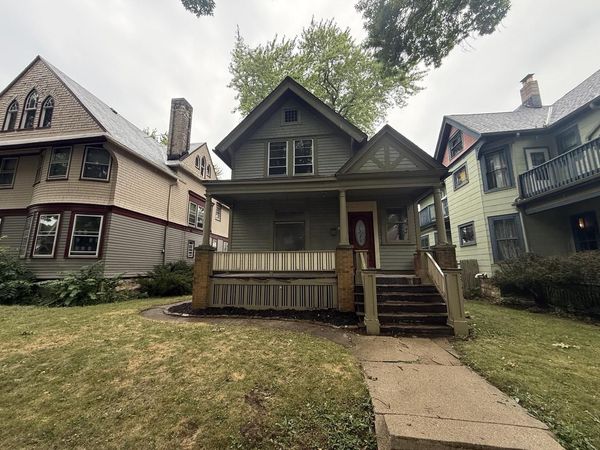 943 N 34th STREET, Milwaukee, WI 53208