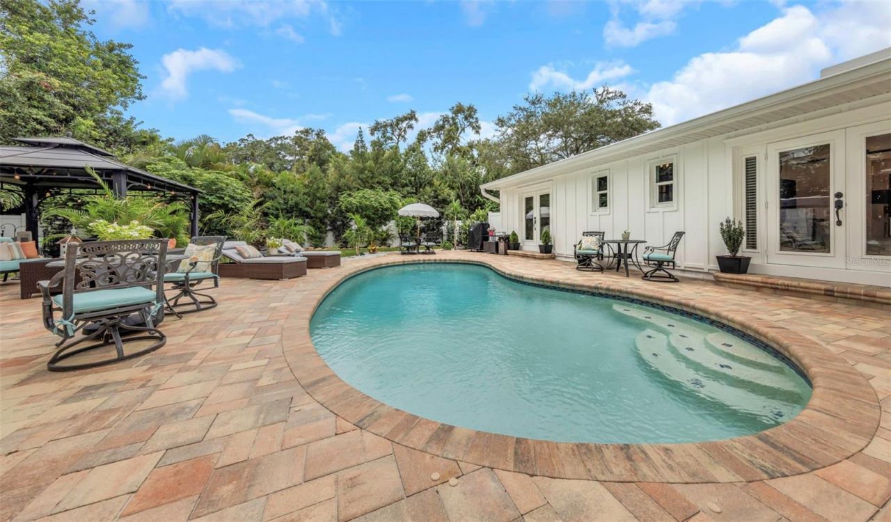 411 Roebling Road S, Belleair, FL 33756 Photo