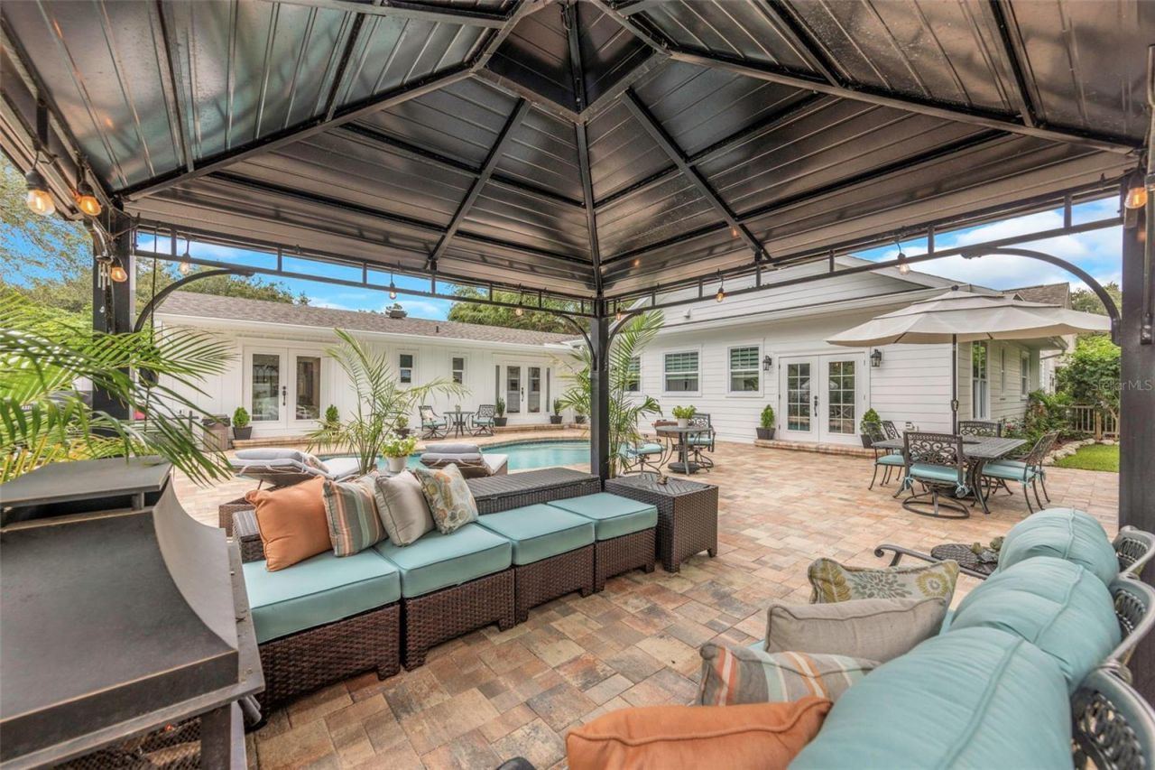 411 Roebling Road S, Belleair, FL 33756 Photo