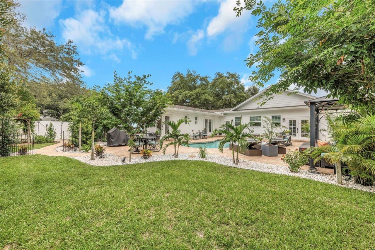 411 Roebling Road S, Belleair, FL 33756 Photo