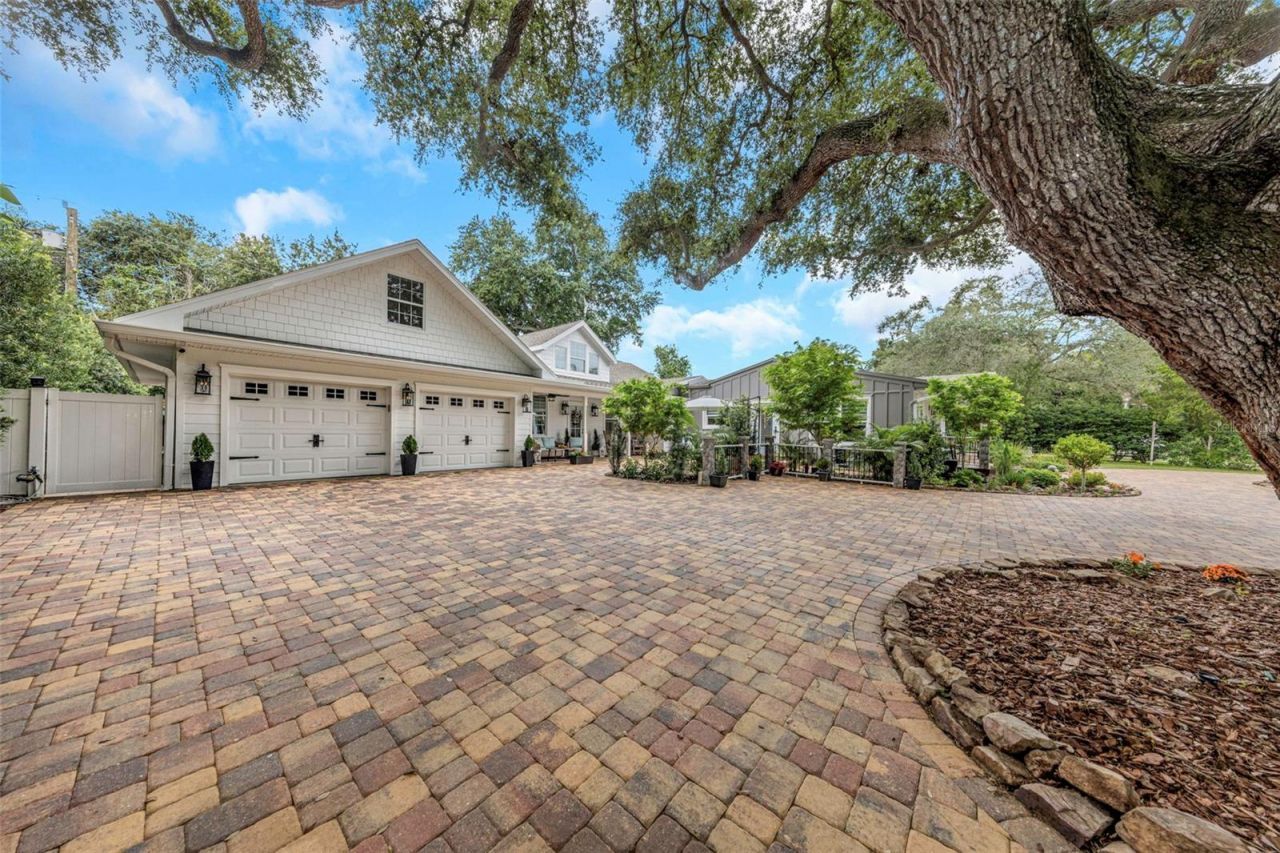 411 Roebling Road S, Belleair, FL 33756 Photo