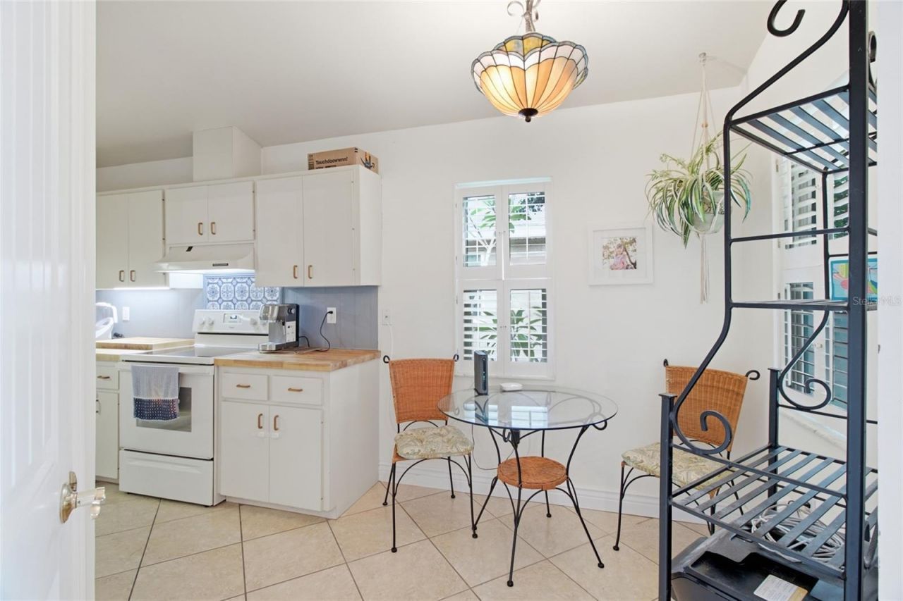 308 Chartley Court N, Sarasota, FL 34232 Photo