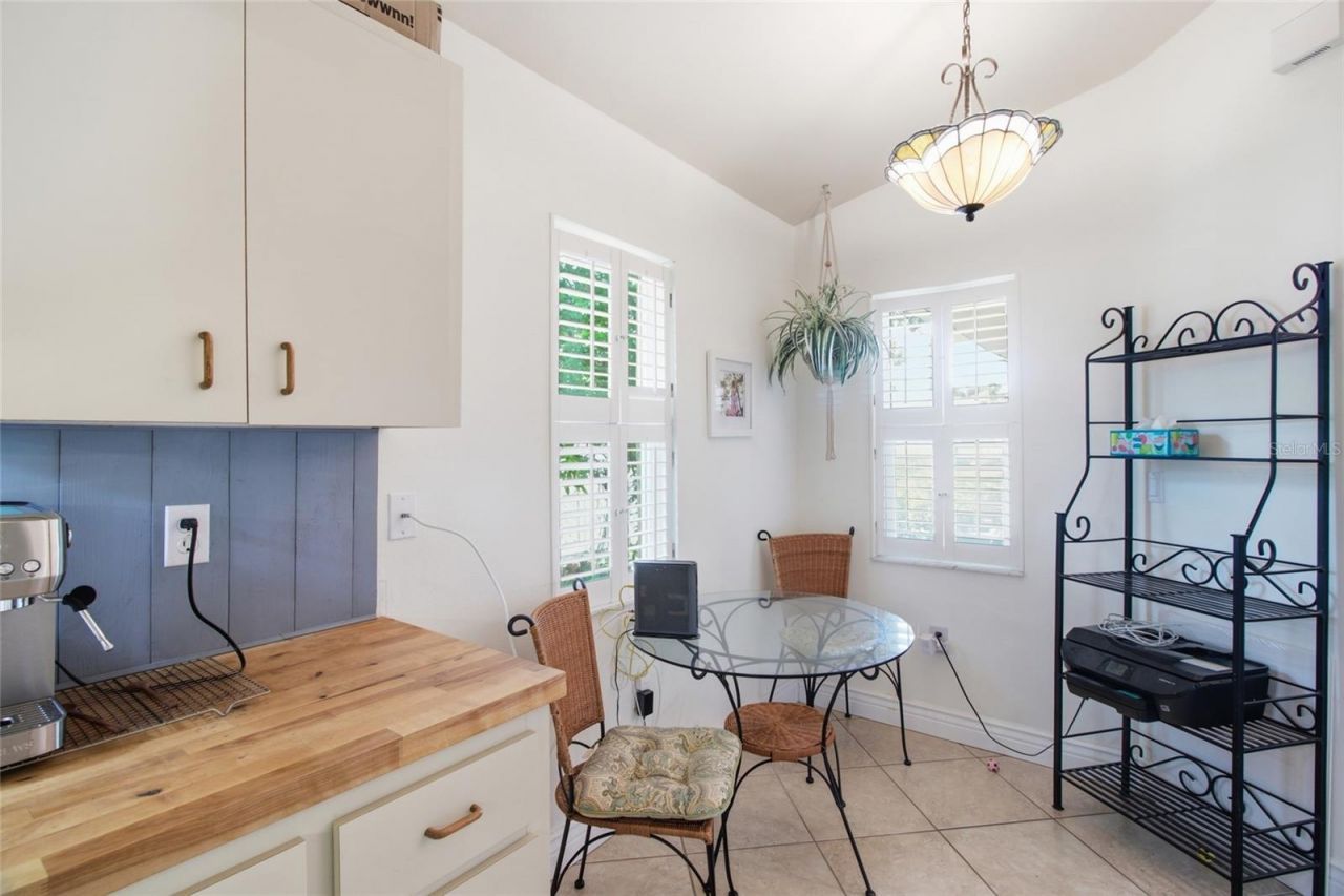 308 Chartley Court N, Sarasota, FL 34232 Photo
