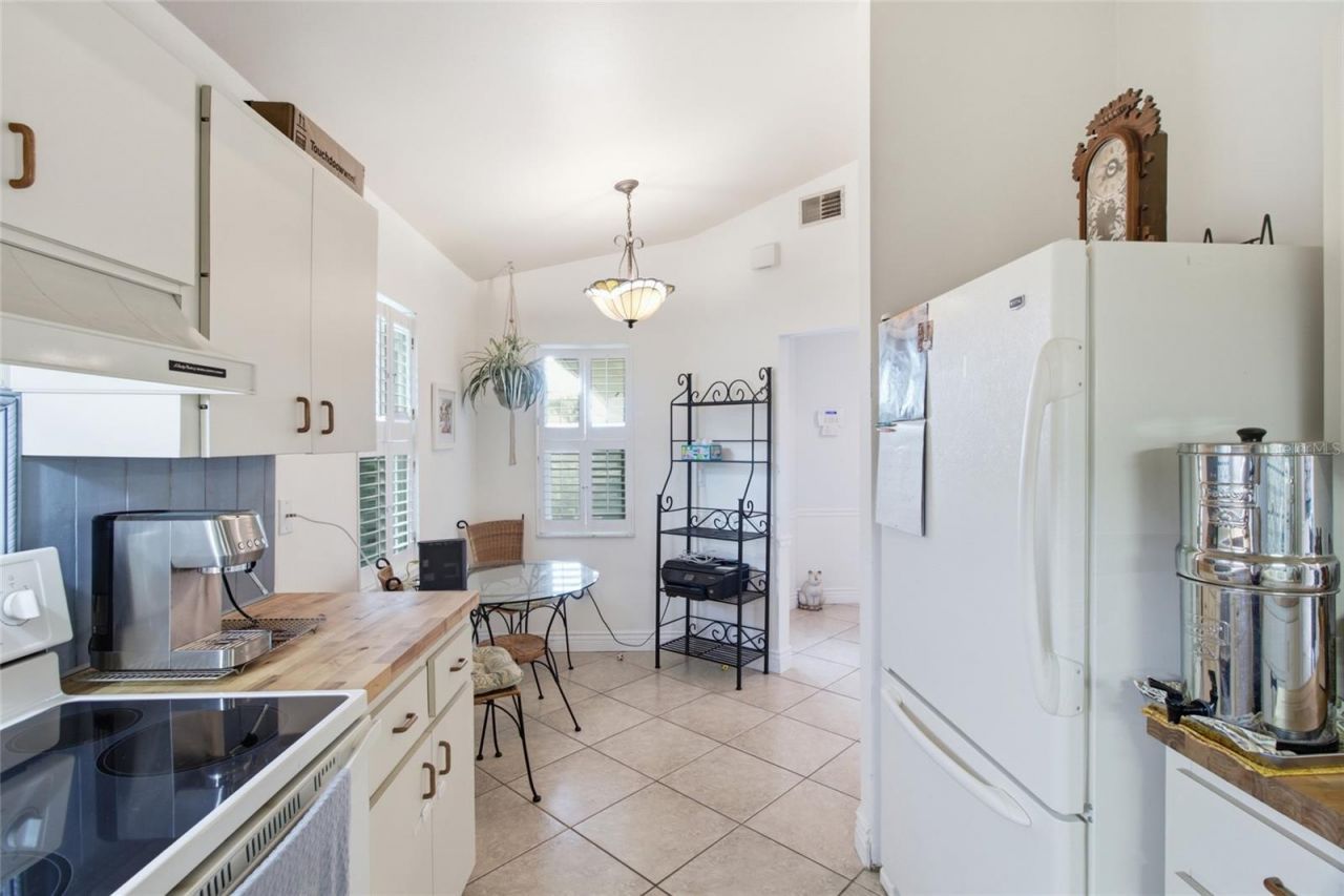 308 Chartley Court N, Sarasota, FL 34232 Photo