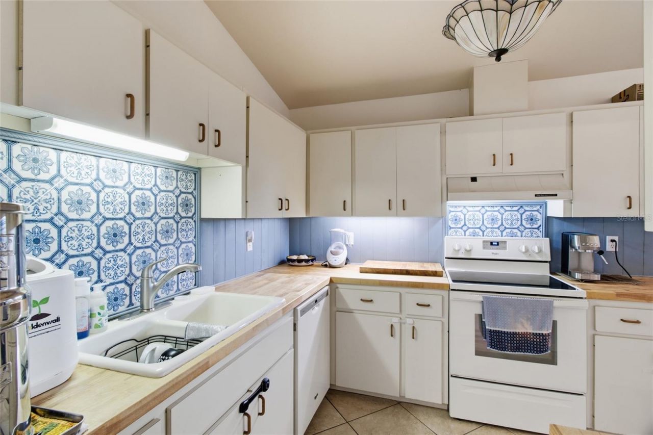 308 Chartley Court N, Sarasota, FL 34232 Photo