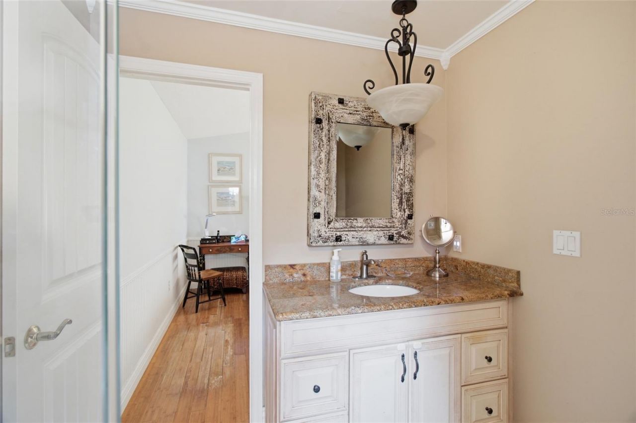 308 Chartley Court N, Sarasota, FL 34232 Photo