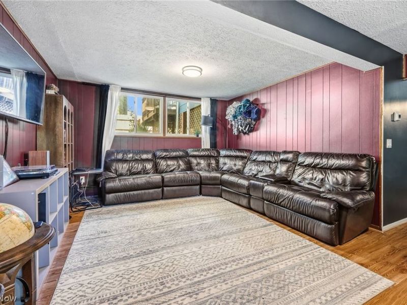 825 Valley Drive, Amherst, OH 44001 Photo 23