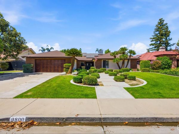 9800 Mesa Oak Drive, Bakersfield, CA 93311