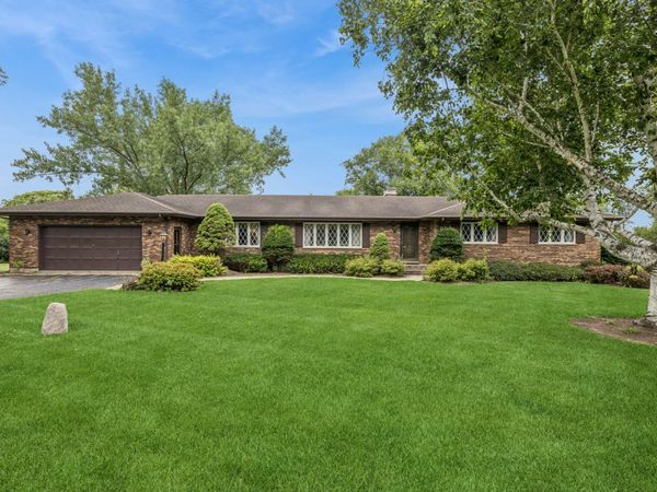 3035 Red Barn Road , Crystal Lake, IL 60012
