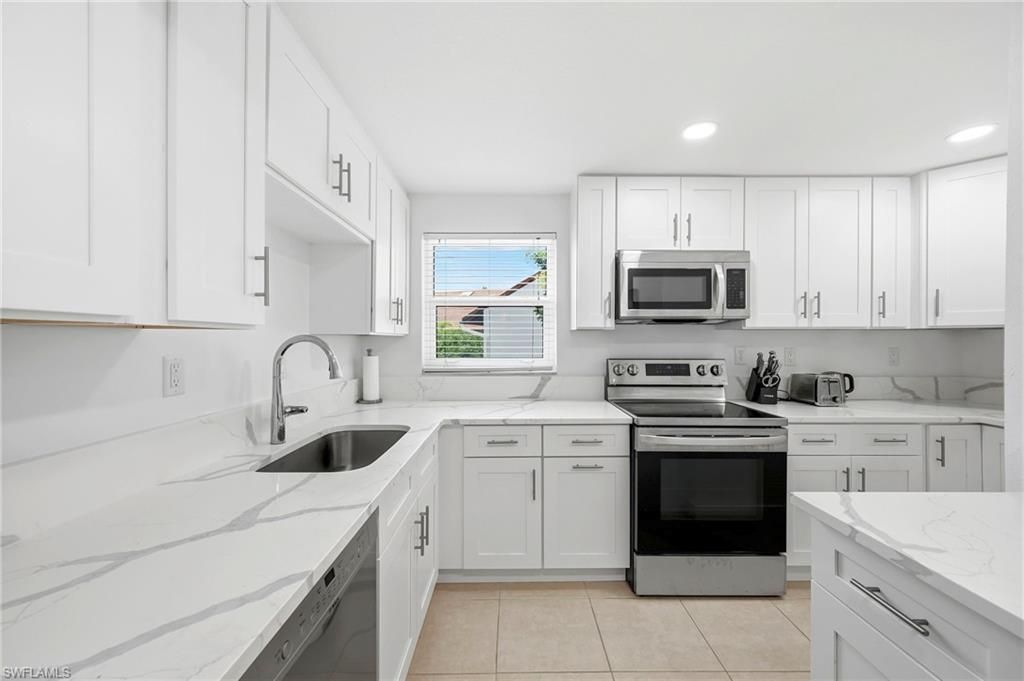 4092 Belair Ln, Unit 17, Naples, FL 34103 Photo