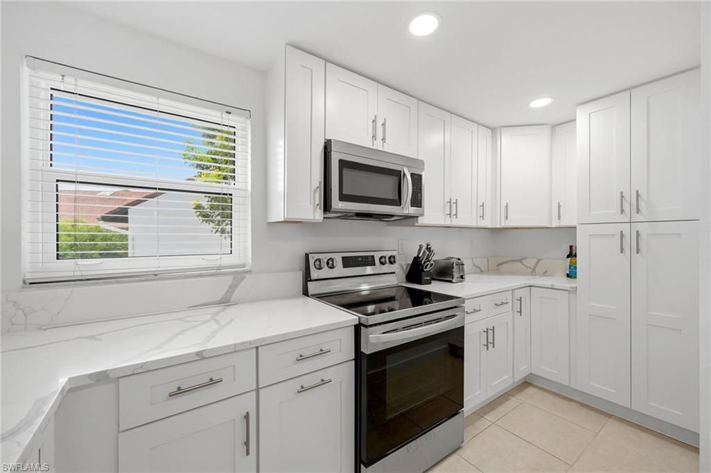 4092 Belair Ln, Unit 17, Naples, FL 34103 Photo