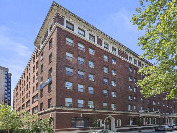 122 Chestnut St, Unit 215, Springfield, MA 01103