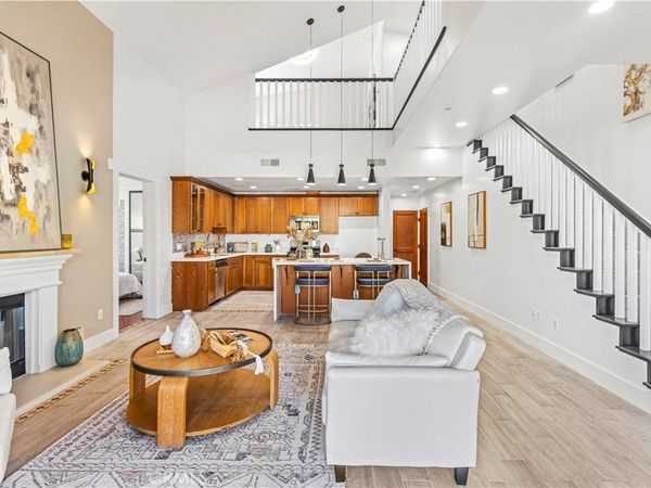 142 N Vermont ave, Unit B, Glendora, CA 91741