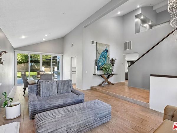 17807 Tuscan Drive, Los Angeles, CA 91344