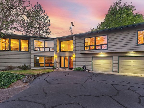 500 NW Woodson Drive, Grants Pass, OR 97526