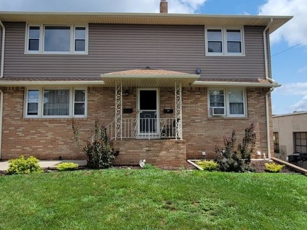 39 Wadsworth St, Wallington, NJ 07057