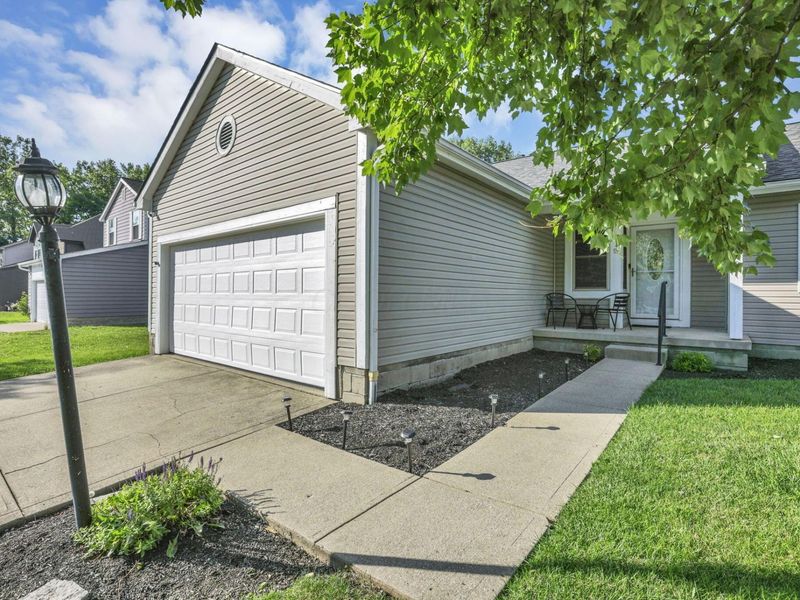 240 Pruden Drive, Pickerington, OH 43147 Photo 3