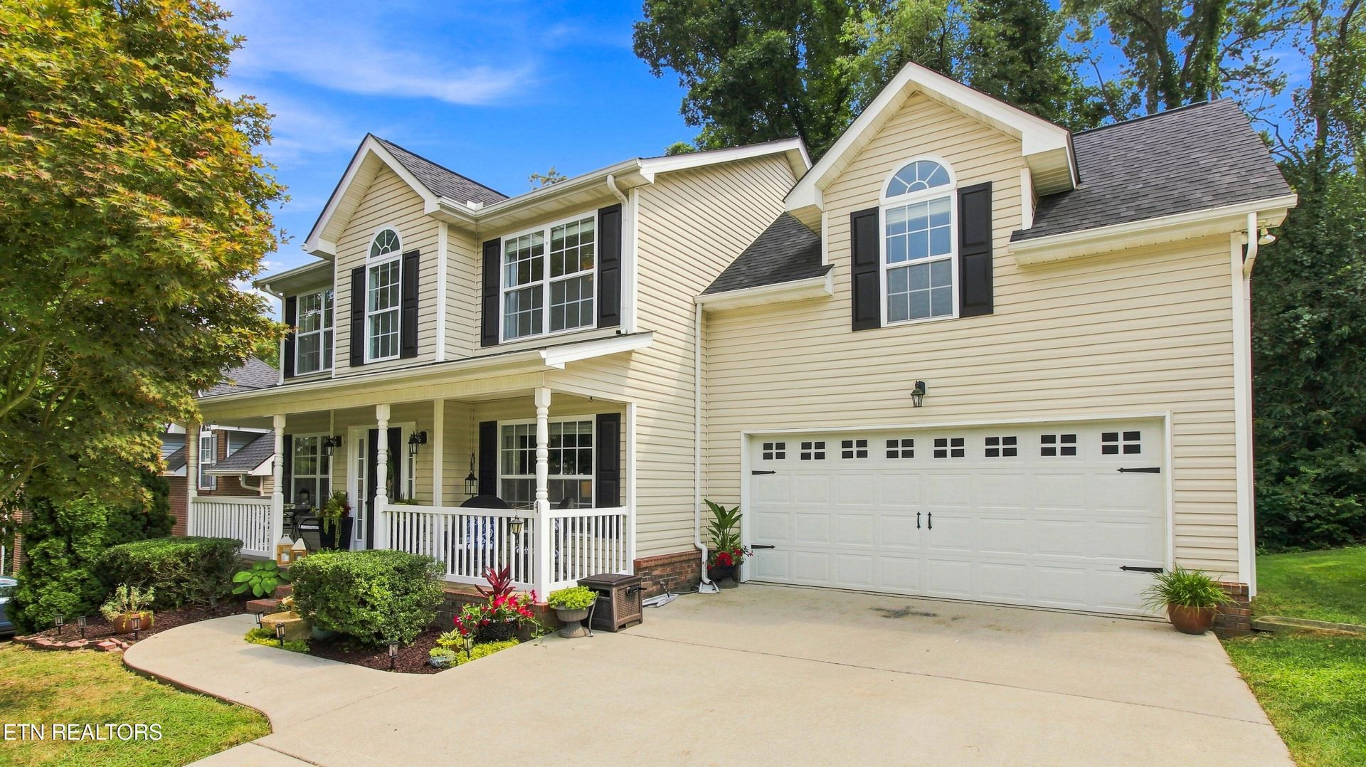 5826 Wall Flower Lane, Knoxville, TN 37924 Main Photo
