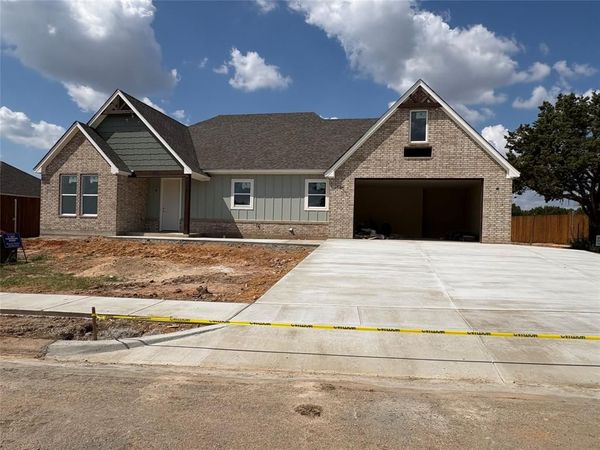 105 Vista Ridge Street, Glen Rose, TX 76043
