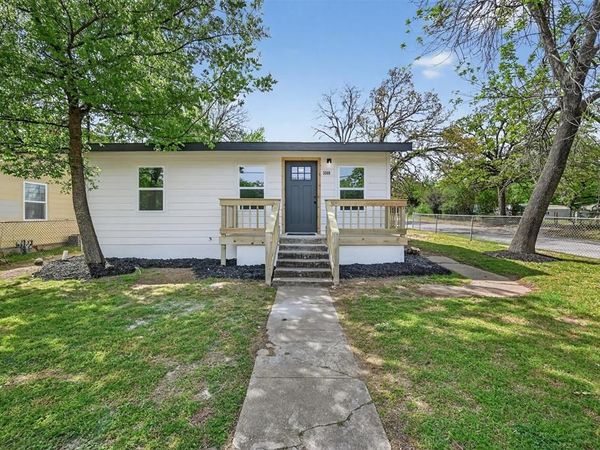 3500 Baylor Street , Fort Worth, TX 76119