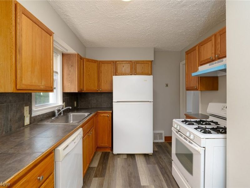 8304 Vista Avenue, Garfield Heights, OH 44125 Photo 13