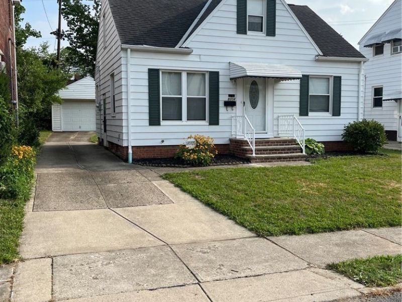 8304 Vista Avenue, Garfield Heights, OH 44125 Photo 2