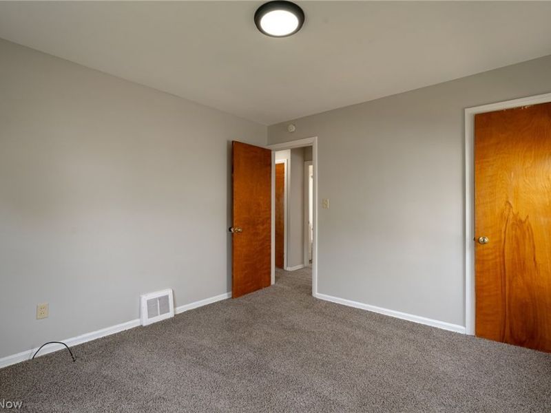 8304 Vista Avenue, Garfield Heights, OH 44125 Photo 8